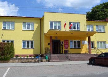 Ćmielów. Urząd Miasta i Gminy / Źródło: UMiG Ćmielów