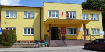 Ćmielów. Urząd Miasta i Gminy / Źródło: UMiG Ćmielów