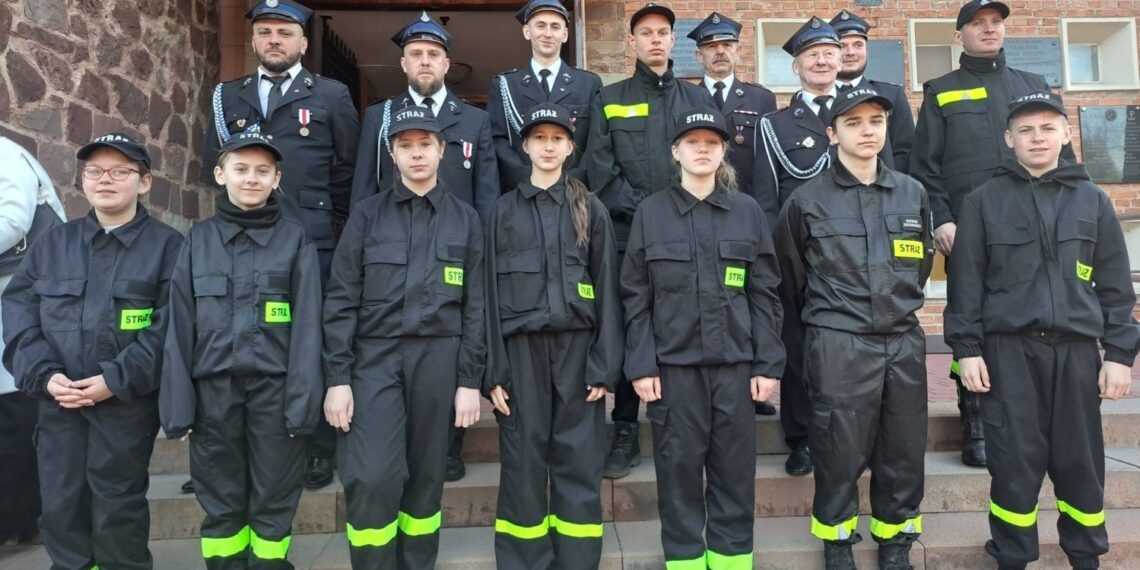 Młody strażak pospieszył na ratunek