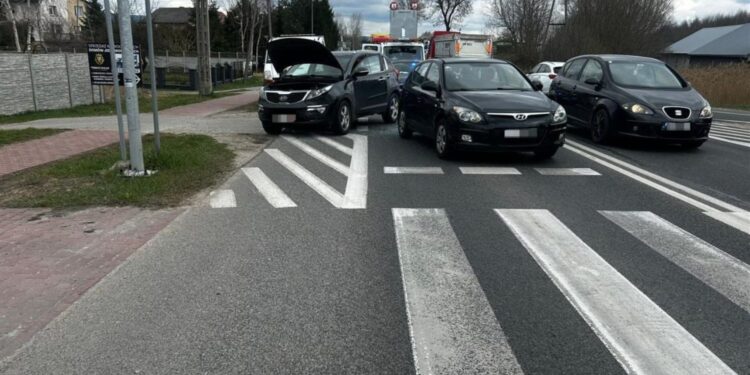 Potrącona kobieta na przejściu dla pieszych - Radio Kielce 09.04.2026. Radlin. Wypadek / Fot. policja