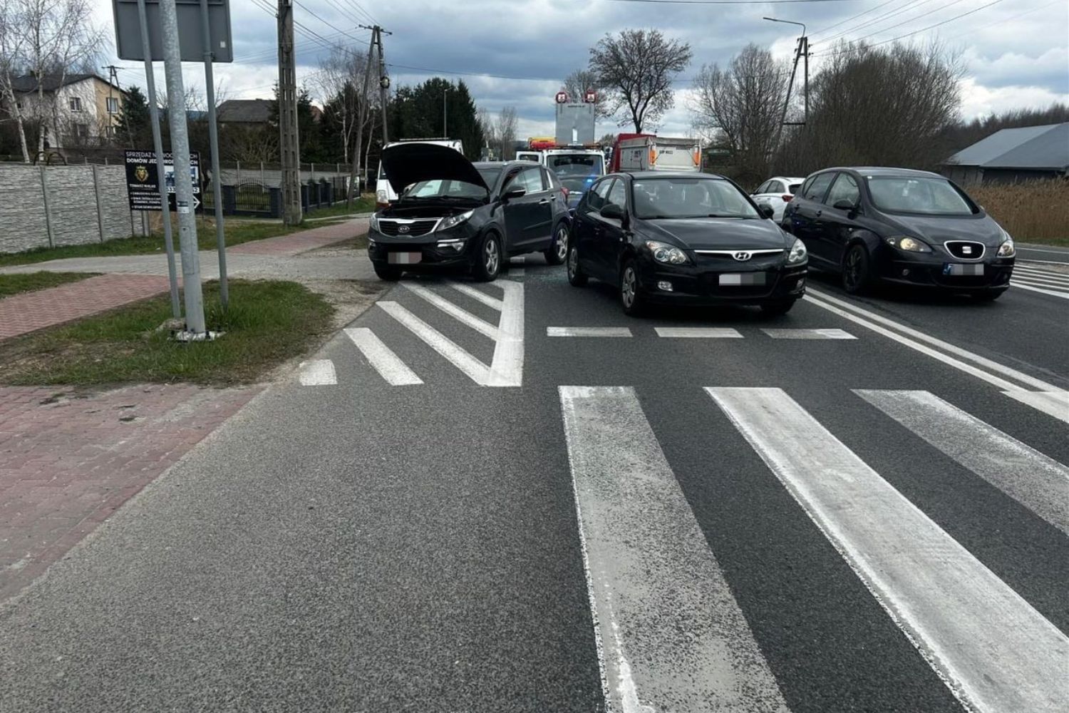 Potrącona kobieta na przejściu dla pieszych