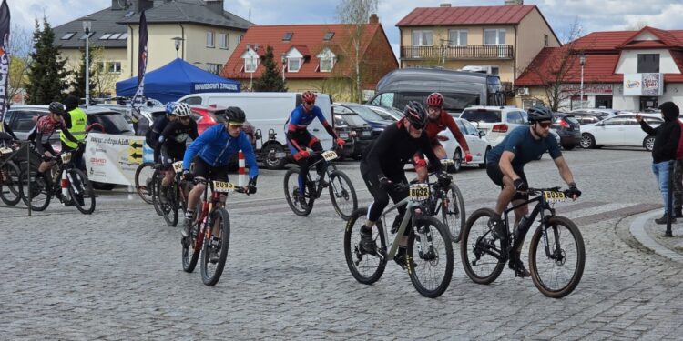 Kolarze górscy rozpoczęli Świętokrzyskie MTB Cross Maraton