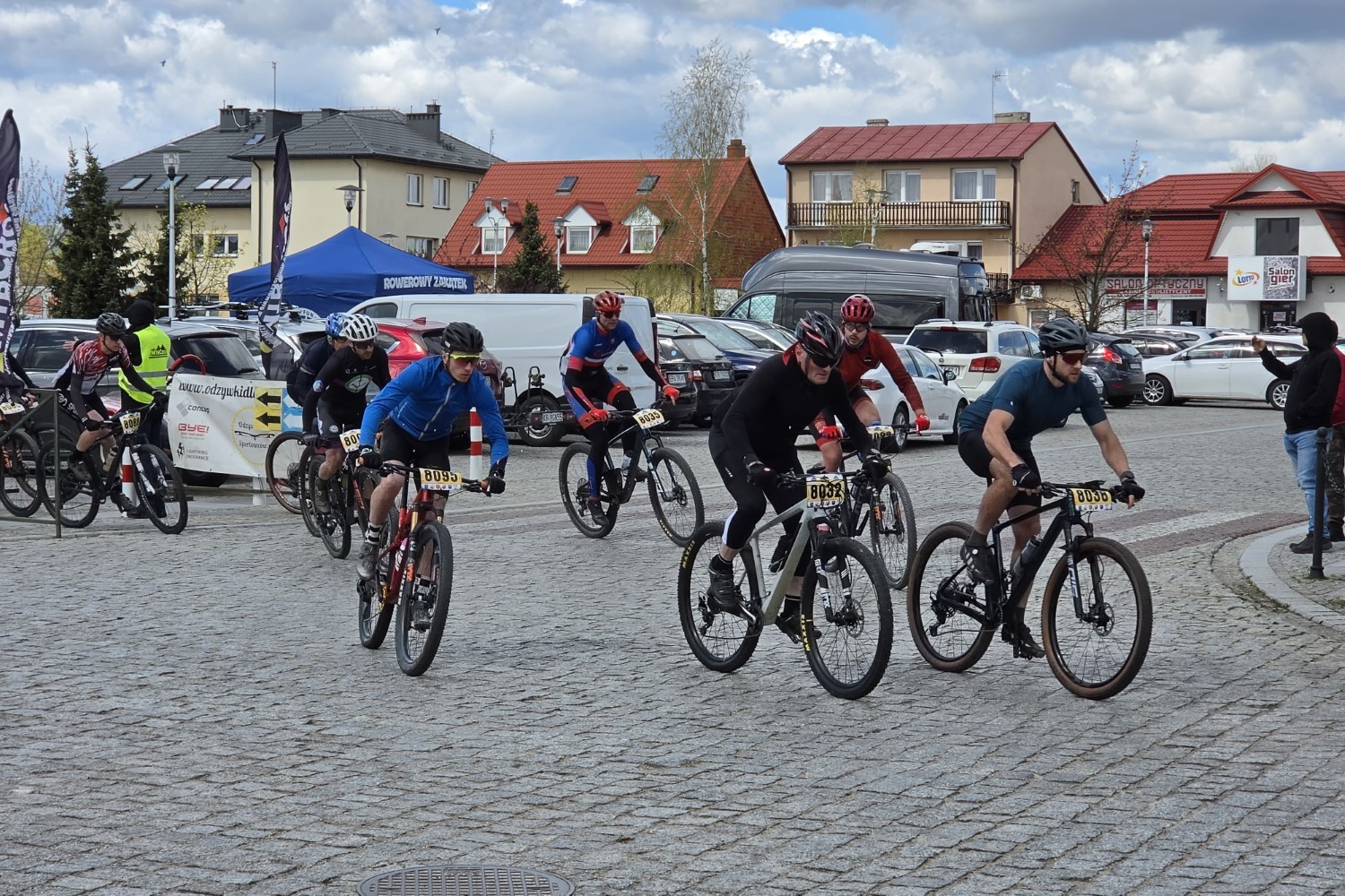 Kolarze górscy rozpoczęli Świętokrzyskie MTB Cross Maraton