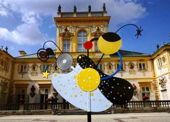 Heweliuszowska wizja kosmosu w Ostrowcu - Radio Kielce Ostrowiec Świętokrzyski. Prezentacja rzeźby Beaty Konarskiej / Fot. Anna Głąb - Radio Kielce