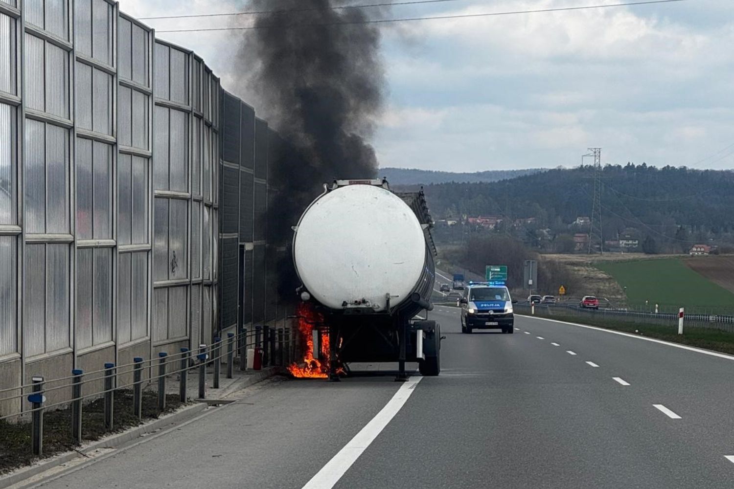 Pożar ciężarówki na ekspresówce