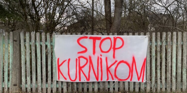 01.04.2026. Sworzyce. Spotkanie mieszkańców z władzami samorządowymi i inwestorem w sprawie budowy kurzej fermy / Fot. Magdalena Galas-Klusek - Radio Kielce