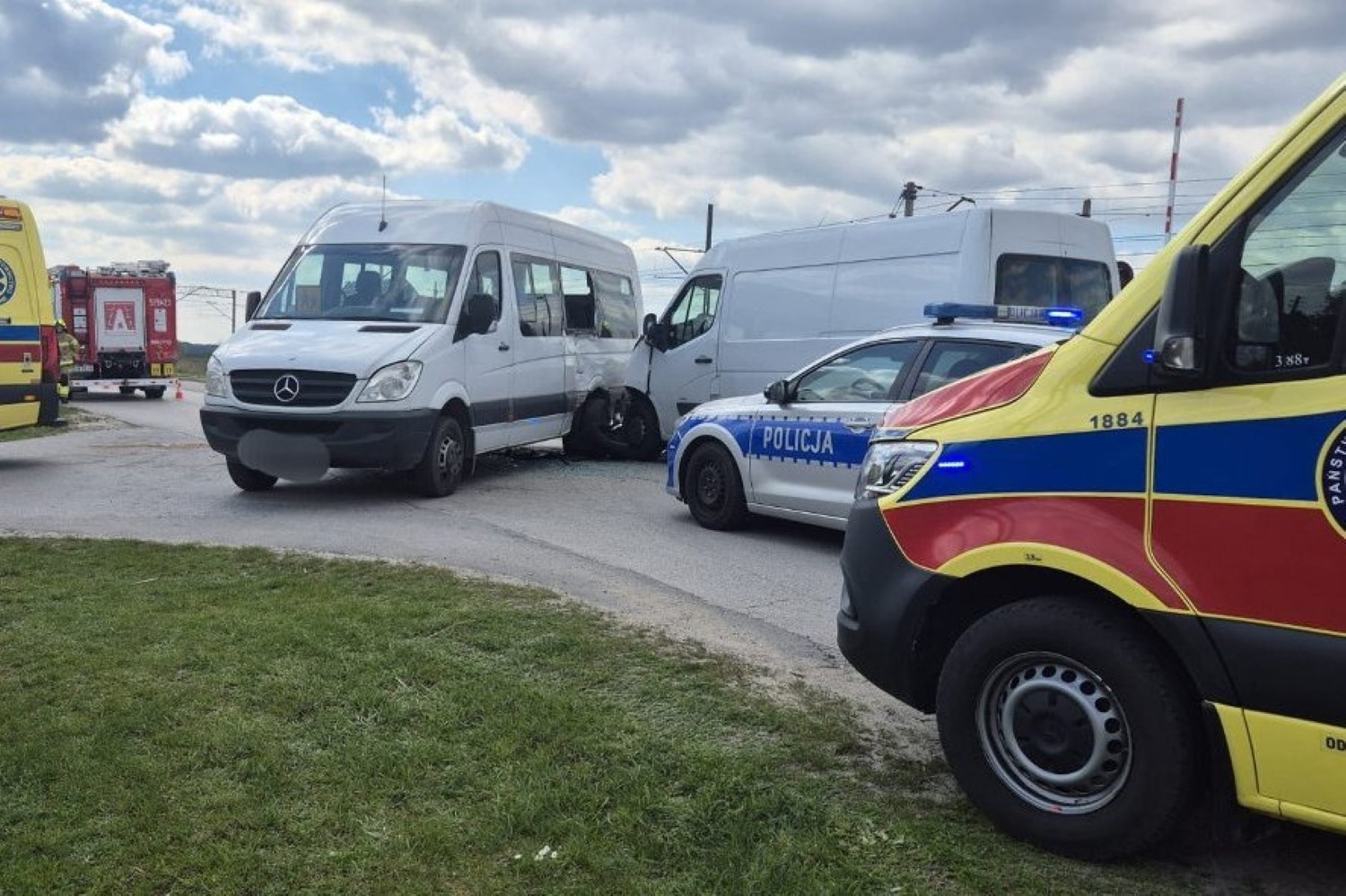 Wypadek szkolnego autobusu. Dwie osoby ranne