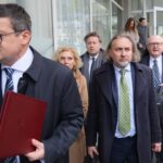 09.04.2026. Warszawa. Sędziowie Trybunału Konstytucyjnego po konferencji prasowej przed Kancelarią Prezydenta RP / Fot. PAP/Rafał Guz