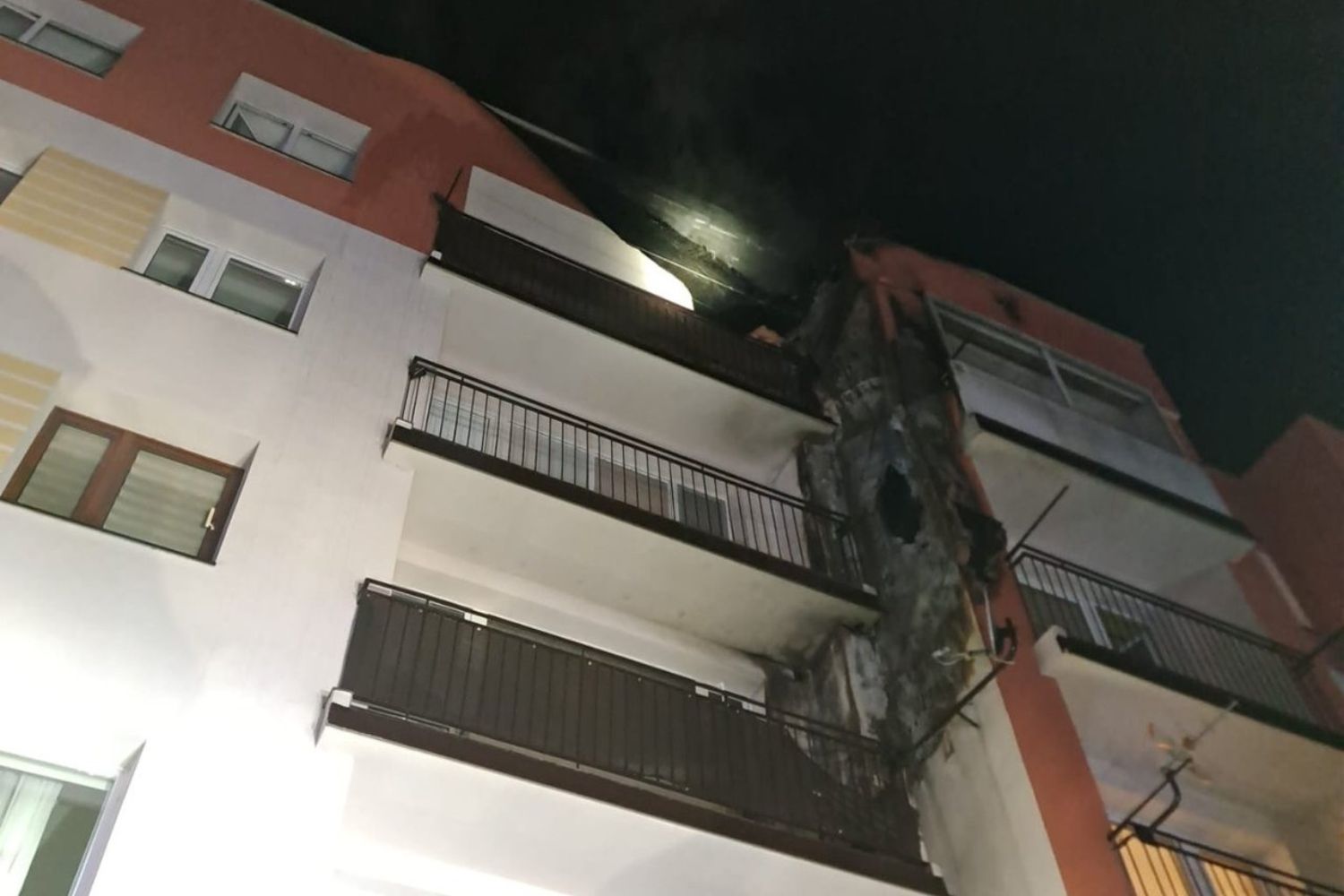 30.04.2026. Kielce. Osiedle Barwinek. Pożar bloku / Fot. Straż Pożarna