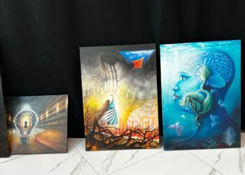 „Blask ciszy” - nowa wystawa w kieleckim „Okrąglaku” - Radio Kielce 13.04.2026. Kielce. Galeria Sztuki „Okrąglak”. Przygotowania do wystawy pn. „Blask ciszy”, na której zaprezentowane zostanie malarstwo Ewy Sepioło-Krełowskiej oraz fotografie Jacka Krełowskiego / Fot. Daniel Czwartosz - Radio Kielce