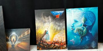 13.04.2026. Kielce. Galeria Sztuki „Okrąglak”. Przygotowania do wystawy pn. „Blask ciszy”, na której zaprezentowane zostanie malarstwo Ewy Sepioło-Krełowskiej oraz fotografie Jacka Krełowskiego / Fot. Daniel Czwartosz - Radio Kielce