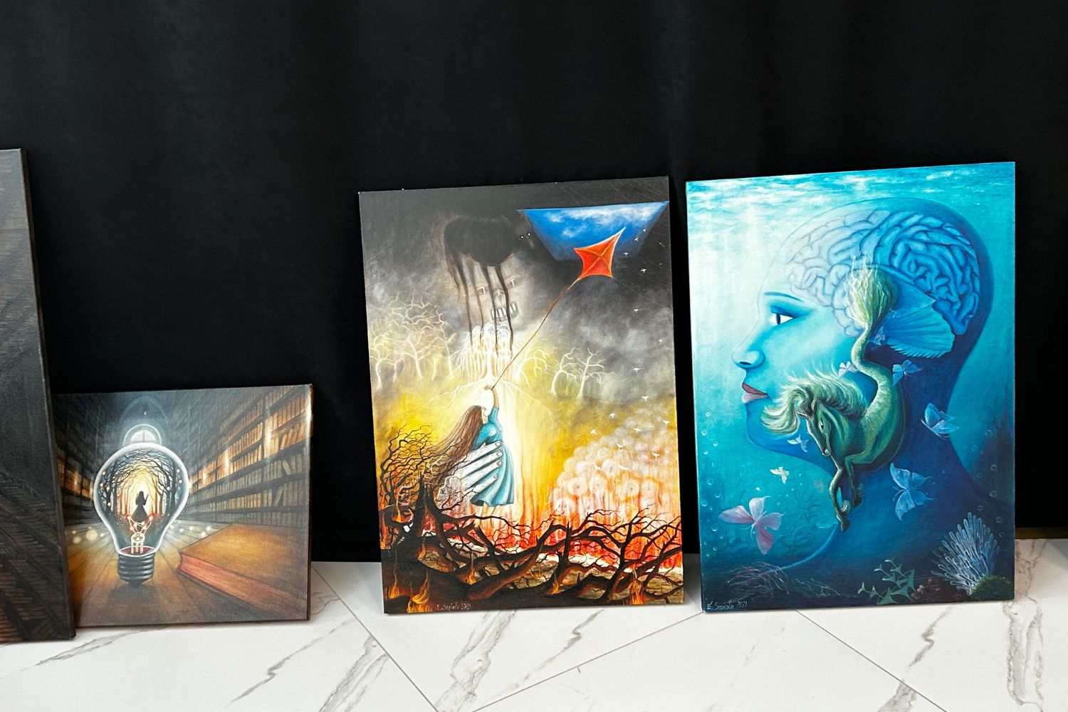 „Blask ciszy” – nowa wystawa w kieleckim „Okrąglaku”