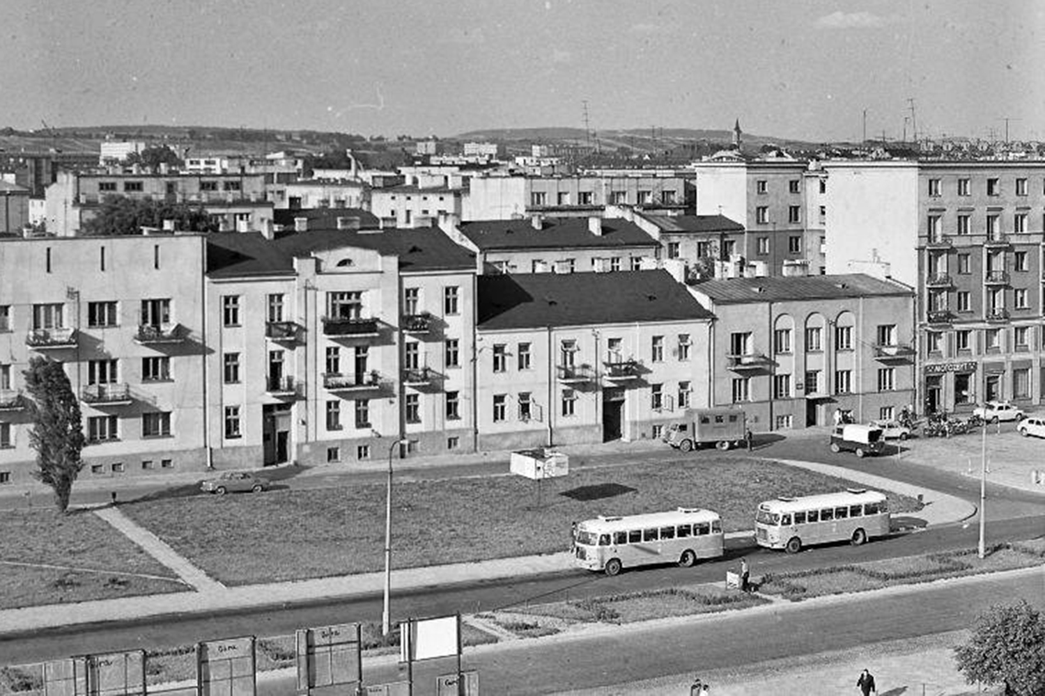 Kielce. Ulica Żytnia. Lata 1967-1969. Północna pierzeja ulicy Żytniej / źródło: facebook.com/kieleckieinwestycje