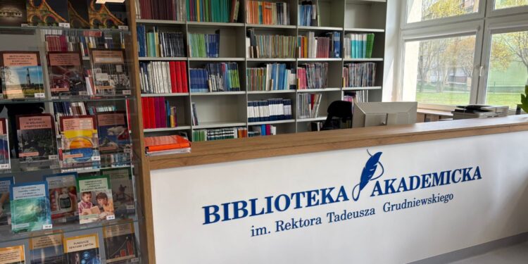 Ostrowiec Świętokrzyski. Odnowiona biblioteka Akademii Nauk Stosowanych / Fot. Anna Głąb - Radio Kielce