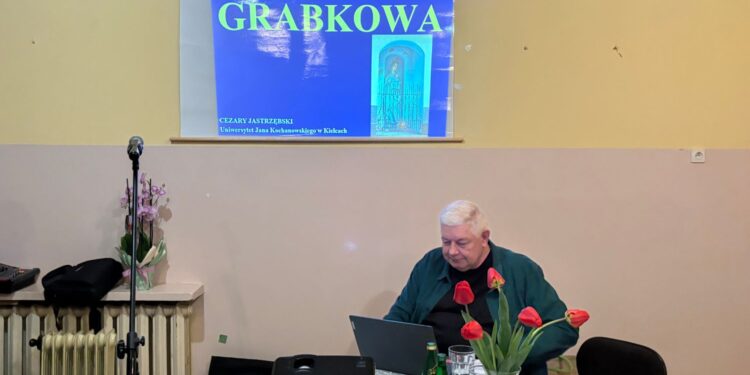 19.04.2026. Grabków. Wykład Cezarego Jastrzębskiego nt. historii wsi / Fot. Anna Głąb - Radio Kielce