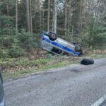 26.04.2026. Zagnańsk. Dachowanie radiowozu / Źródło: policja