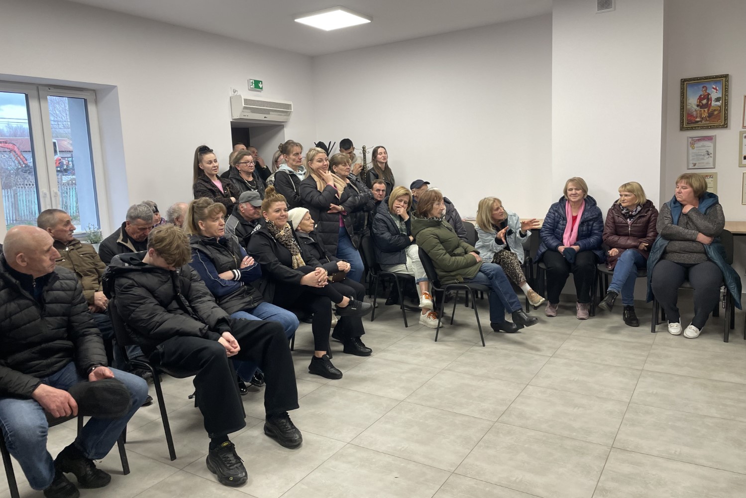 01.04.2026. Sworzyce. Spotkanie mieszkańców z władzami samorządowymi i inwestorem w sprawie budowy kurzej fermy / Fot. Magdalena Galas-Klusek - Radio Kielce