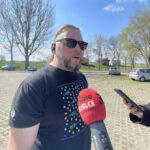 17.04.2026. Koprzywnica. Sprzątanie Koprzywianki i okolicy. Na zdjęciu: Krzysztof Pitra - koordynator akcji, dyrektor Miejsko- Gminnego ośrodka Kultury w Koprzywnicy / Fot. Grażyna Szlęzak-Wójcik - Radio Kielce