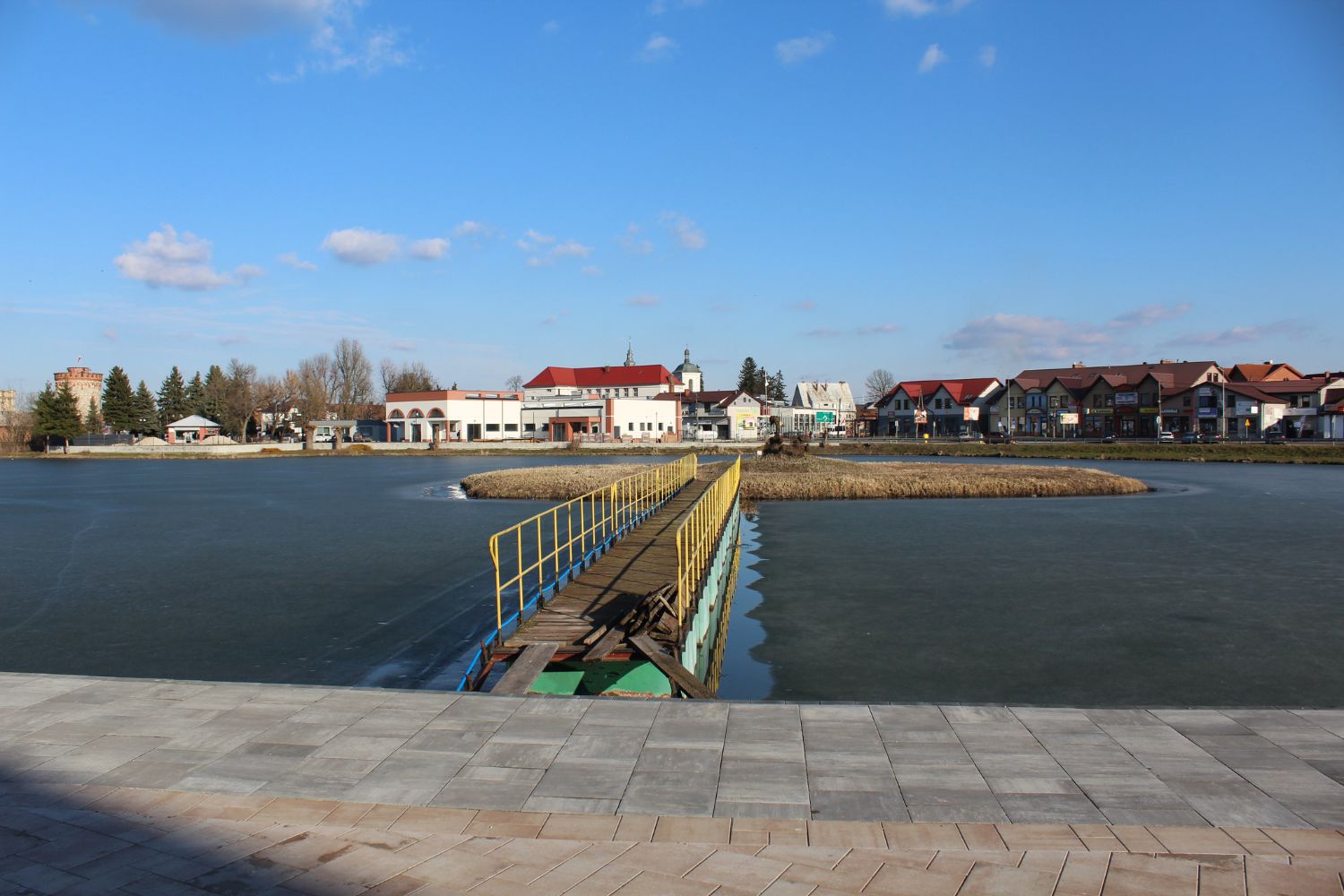 Będzie most, ścieżka i nowe nasadzenia w Kazimierzy Wielkiej