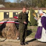 Wąchock. Poświęcenie tablicy upamiętniającej księdza majora Józefa Króla / Fot. Anna Głąb - Radio Kielce