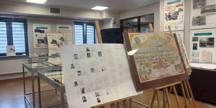 16.04.2026. Kielce. Archiwum Państwowe w Kielcach. Podsumowanie konkursu „Bez korzeni nie zakwitniesz" / Fot. Aleksandra Słowak - Radio Kielce