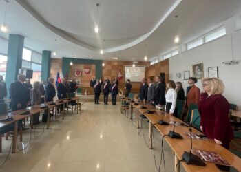 Fajki stambułki i szable. Staszów może być dumny ze swojej 5-wiekowej historii - Radio Kielce 10.04.2026. Staszów. Sesja Rady Miejskiej / Fot. Grażyna Szlęzak-Wójcik - Radio Kielce