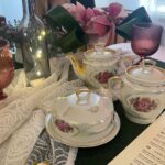 14.04.2026. Sandomierz. Zespół Szkół Gastronomicznych i Hotelarskich w Sandomierzu. Wystawa aranżacji stołów inspirowanych literaturą światową / Fot. Grażyna Szlęzak-Wójcik - Radio Kielce