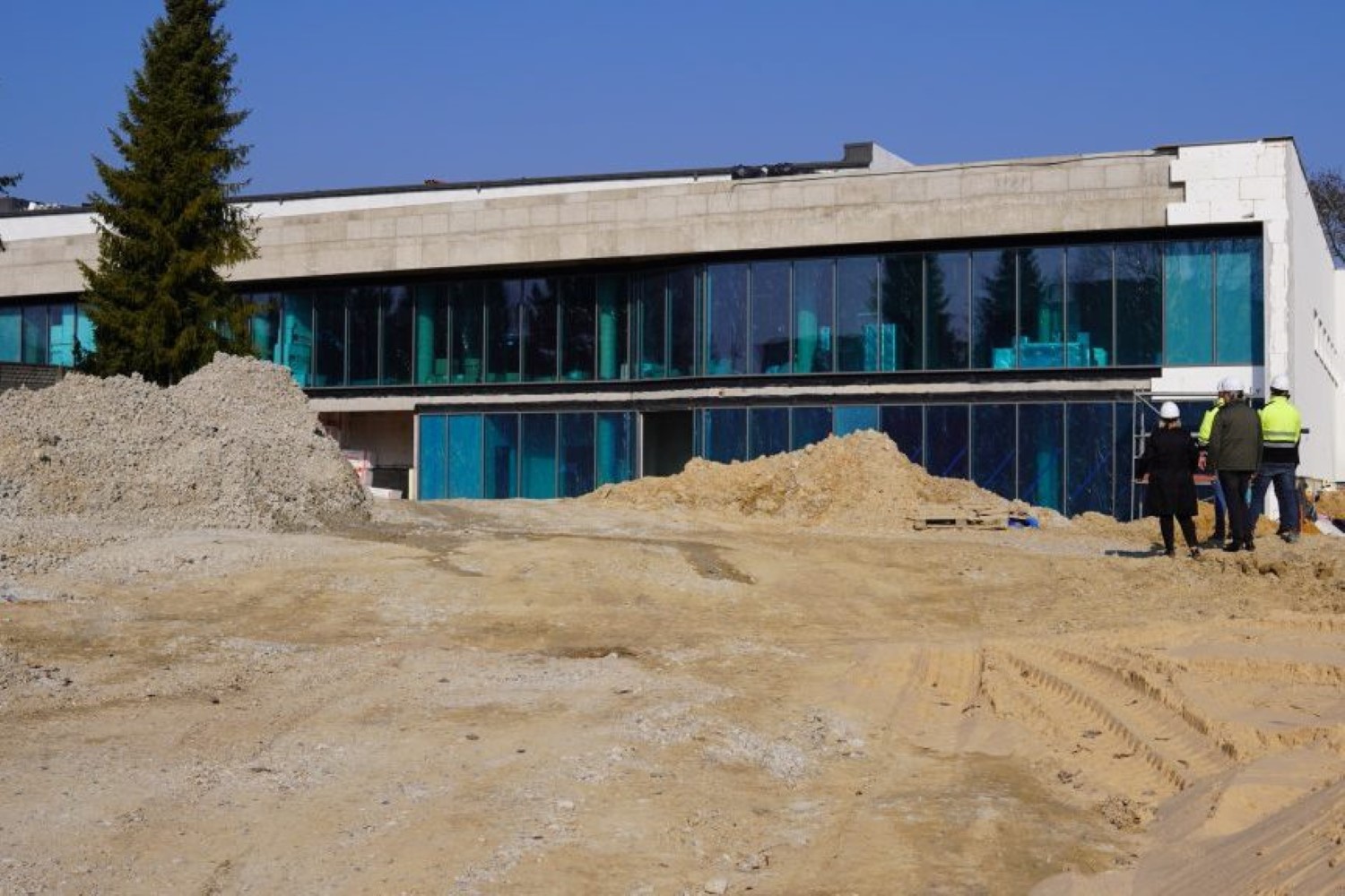 Jesienią popływamy w skarżyskim basenie