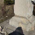 Skalbmierz. Kamienna figura świętego Stanisława / Źródło: Miasto i Gmina Skalbmierz - Facebook