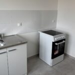 17.04.2026. Sędziszów. Przekazanie pierwszych mieszkań komunalnych w województwie świętokrzyskim wybudowane w ramach Społecznej Inicjatywy Mieszkaniowej / Fot. Marcin Marszałek - Radio Kielce