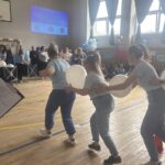 24.04.2026. Kowala. Zespół Placówek Integracyjnych w Kowali. Ogólnopolska akcja „Niebieskie Igrzyska” / Fot. Aleksandra Słowak - Radio Kielce