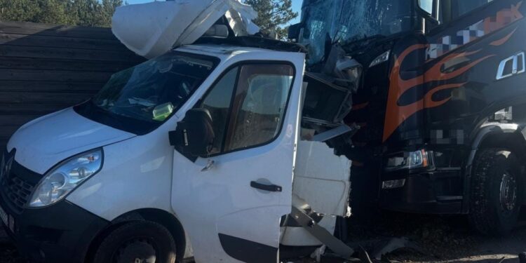 07.04.2026. Tokarnia. Wypadek / źródło: KMP Kielce