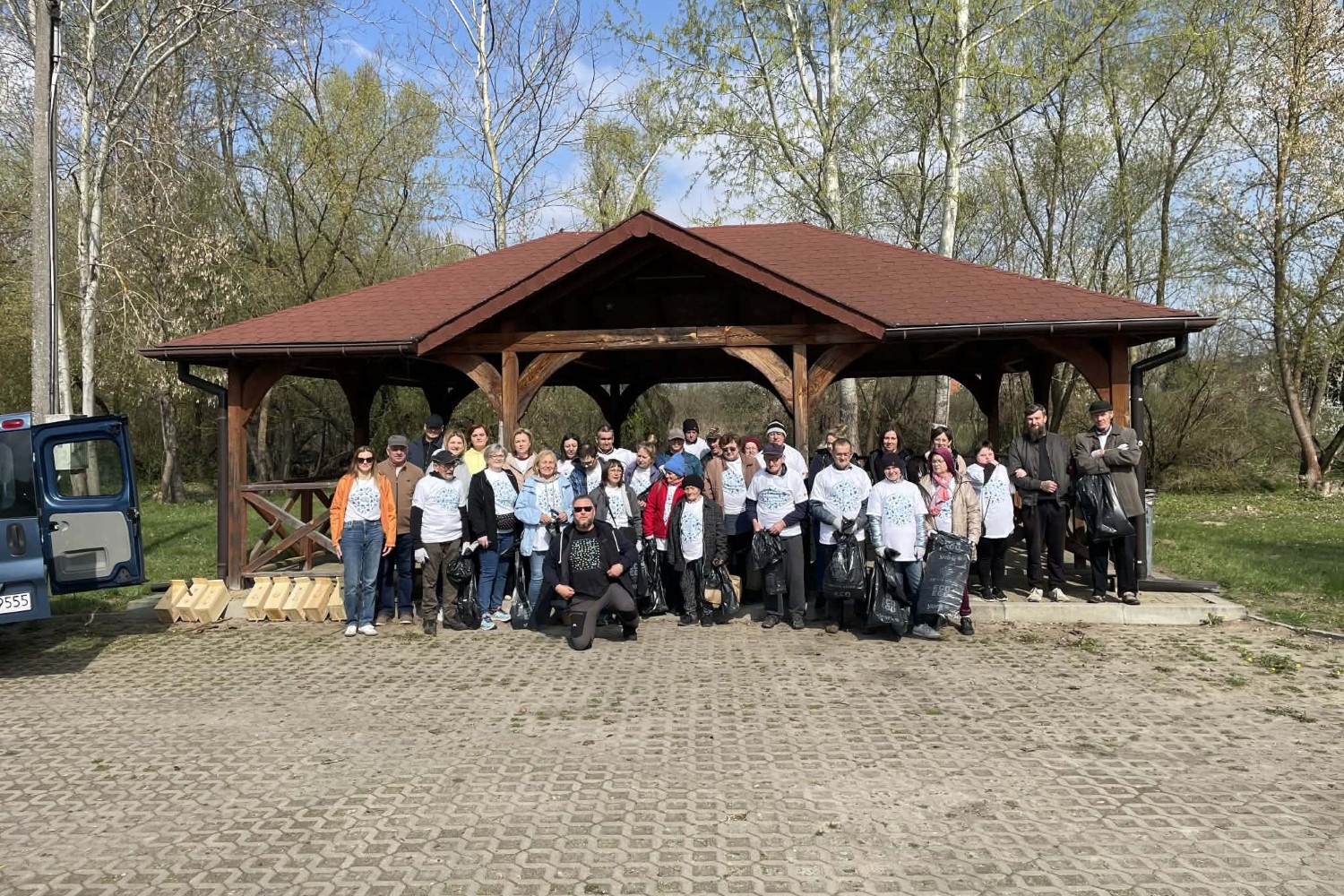 Ponad 70 kilogramów śmieci zebrano podczas akcji sprzątania okolic rzeki Koprzywianki