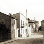 Kielce. Ulica Kozia. Lata 1954-1958. Widok w stronę Rynku / źródło: fotopolska.eu; fot. Andrzej Wyczałkowski