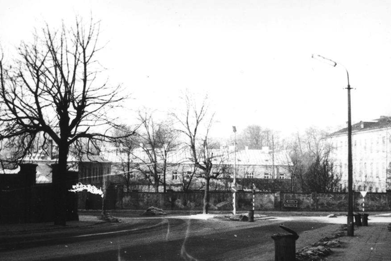 Kielce. Ulica Seminaryjska. 1968 rok. Ulica Seminaryjska, wówczas Gwardii Ludowej, kończąca się skrzyżowaniem z ulicą Wesołą / źródło: facebook.com/kieleckieinwestycje