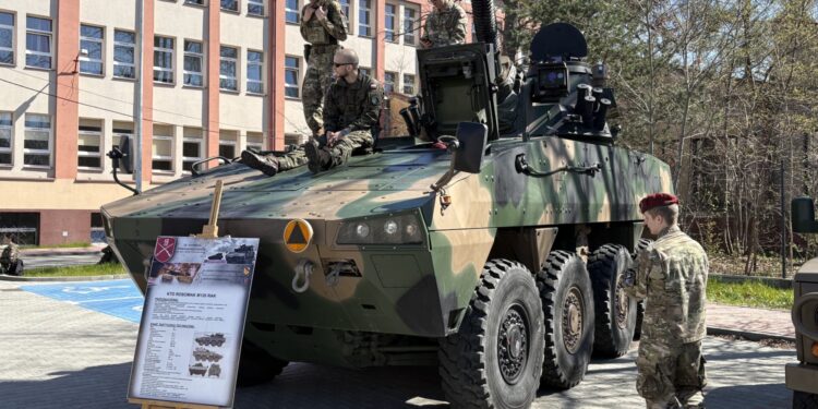 17.04.2026. Skarżysko-Kamienna. Wojskowe Targi Służby i Pracy / Fot. Anna Głąb - Radio Kielce