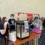 29.04.2026. Kielce. III Liceum Ogólnokształcące im Cypriana Kamila Norwida w Kielcach. Zbiórka pieniędzy dla Fundacji Cancer Fighters / Fot. Daniel Lenart - Radio Kielce