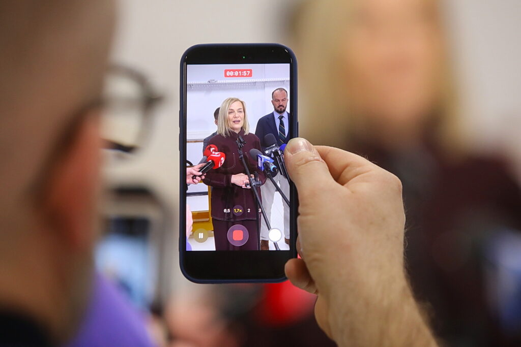 Jak wykorzystać sztuczną inteligencję dla weryfikacji poprawności badań? - Radio Kielce