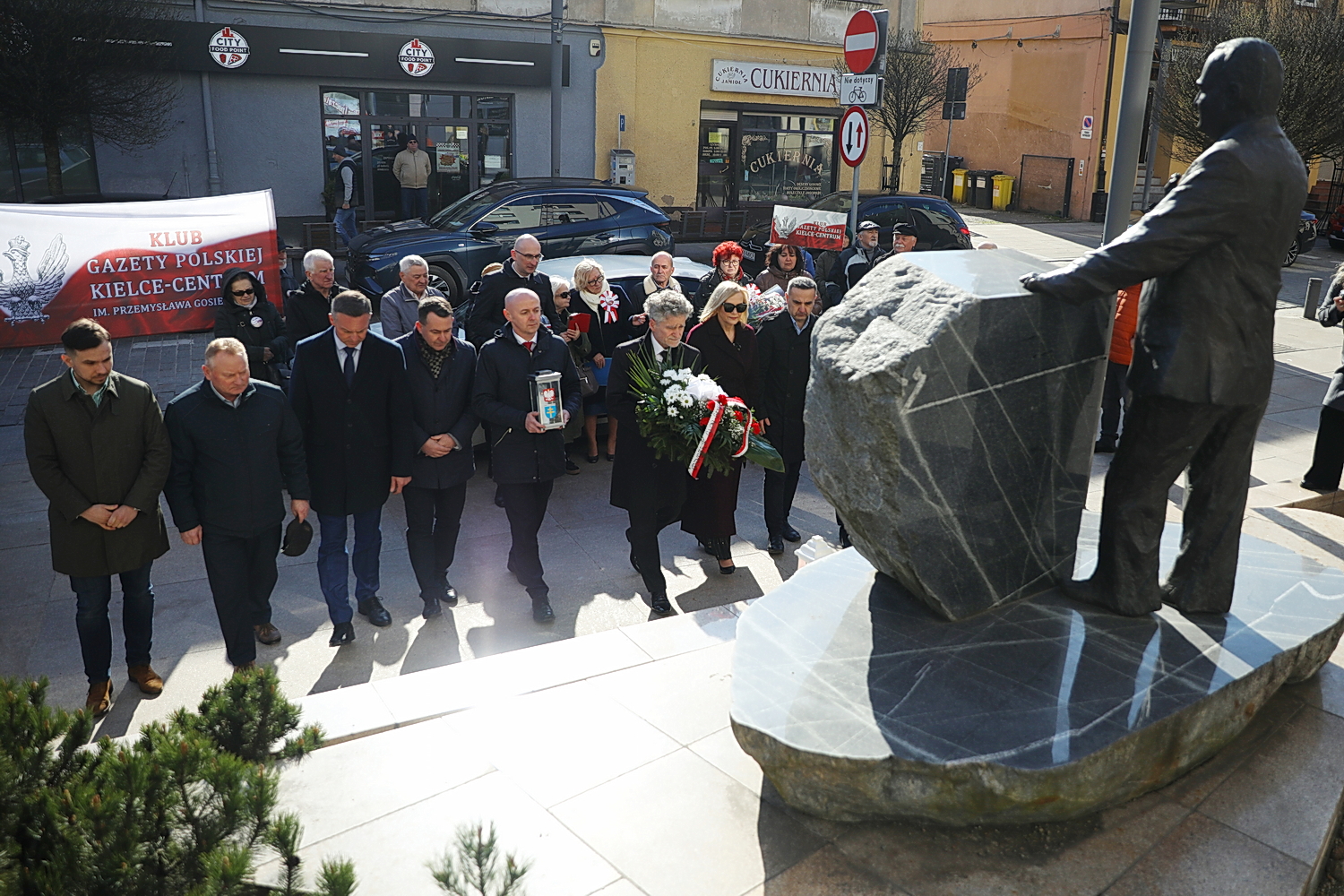 Kielczanie oddali hołd ofiarom katastrofy smoleńskiej