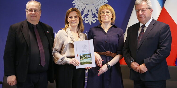 Najmłodsi będą spędzać czas aktywnie na dworze dzięki rządowemu wsparciu