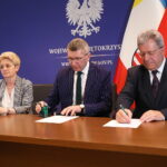 10.04.2026. Kielce. Podpisanie umów w ramach rządowego programu „Aktywne Place Zabaw” / Fot. Wiktor Taszłow - Radio Kielce