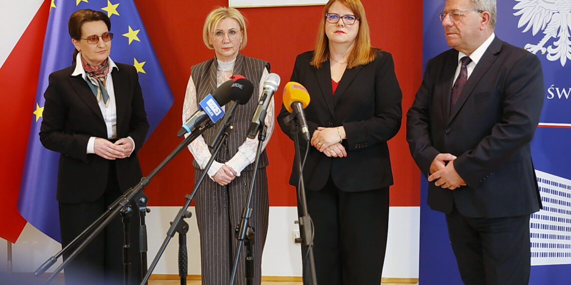 10.04.2026. Kielce. Briefing prasowy wojewody świętokrzyskiego Józefa Bryka / Fot. Wiktor Taszłow - Radio Kielce