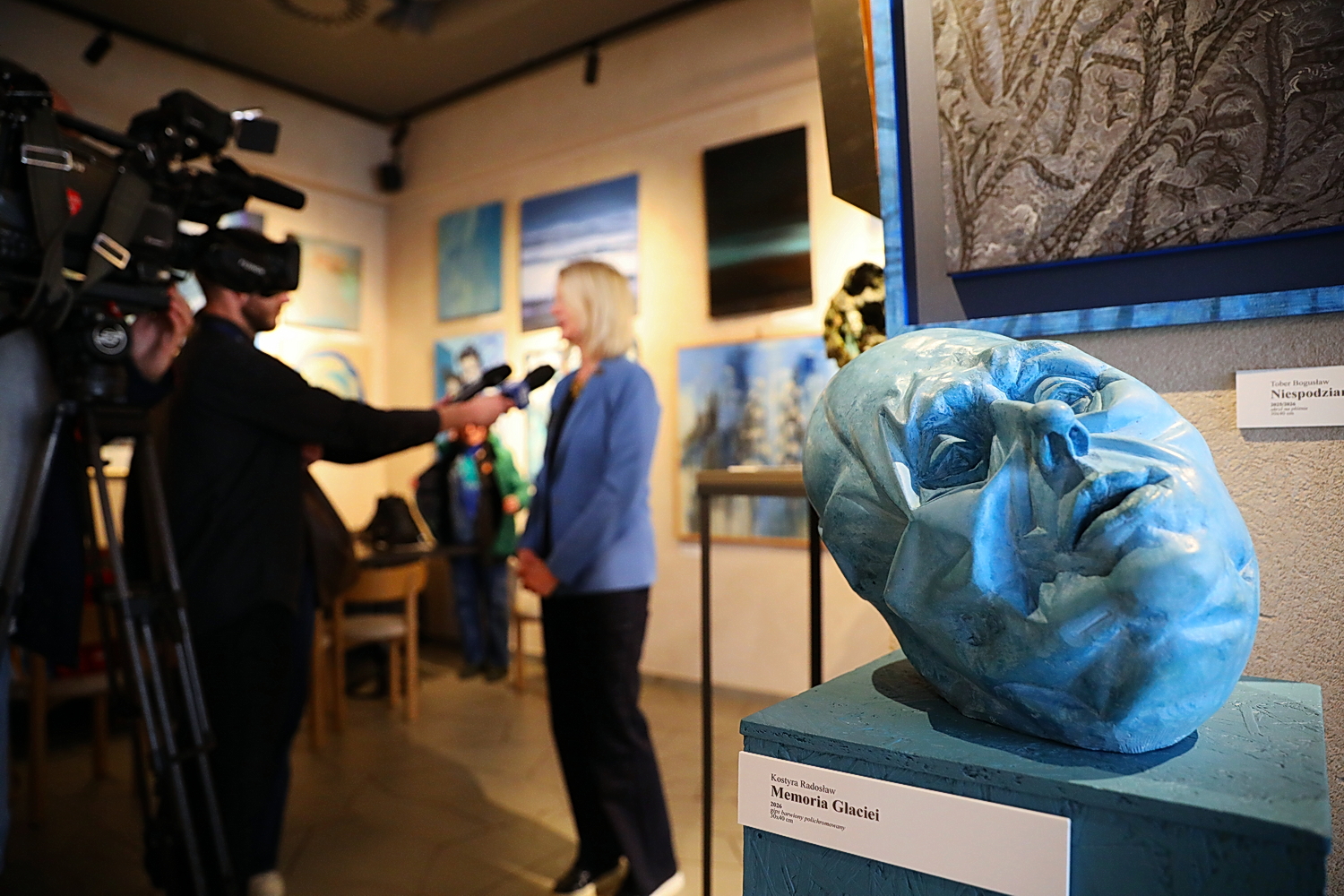 Kielce. Galeria EVIVA L’ARTE. Wernisaż wystawy „Blue”