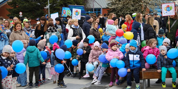 14.04.2026. Nowiny. III Marsz dla Autyzmu / Fot. Wiktor Taszłow - Radio Kielce