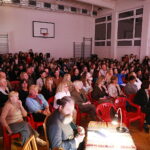 14.04.2026. Kielce. Państwowe Liceum Sztuk Plastycznych imienia Józefa Szermentowskiego w Kielcach. Aktorka Agata Kulesza odwiedziła kieleckie liceum / Fot. Wiktor Taszłow - Radio Kielce