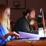 14.04.2026. Kielce. Państwowe Liceum Sztuk Plastycznych imienia Józefa Szermentowskiego w Kielcach. Aktorka Agata Kulesza odwiedziła kieleckie liceum / Fot. Wiktor Taszłow - Radio Kielce