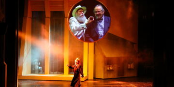14.04.2026. Kielce. Teatr im. Stefana Żeromskiego w Kielcach. Spektakl „Profesor” inspirowany książką Grzegorza Walczaka „Profesor. Jak genialny chemik z Kielc stał się bossem narkobiznesu” / Fot. Wiktor Taszłow – Radio Kielce