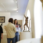 21.04.2026. Oblęgorek. Wernisaż wystawy "Roma Aeterna – antyczne fascynacje Henryka Sienkiewicza". / Fot. Wiktor Taszłow - Radio Kielce