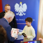 16.04.2026. Kielce. Świętokrzyski Urząd Wojewódzki. Młodzi bohaterowie zostali uhonorowani odznakami „Iuvenis Forti" / Fot. Wiktor Taszłow - Radio Kielce
