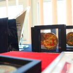 16.04.2026. Kielce. Świętokrzyski Urząd Wojewódzki. Młodzi bohaterowie zostali uhonorowani odznakami „Iuvenis Forti" / Fot. Wiktor Taszłow - Radio Kielce